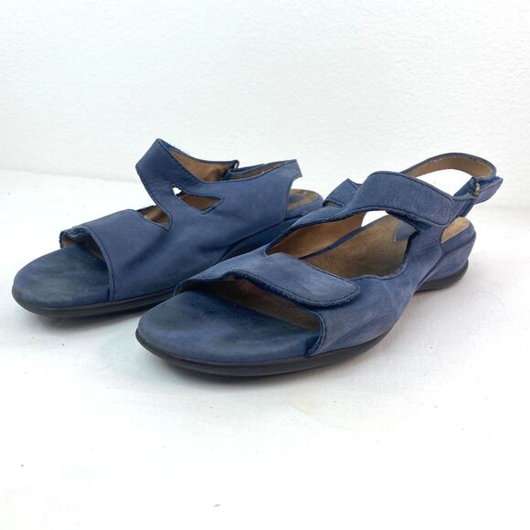 Vintage Clarks Artisans Blue Leather Cushioned Sandals Womans 8.5 Arch Support - Picture 1 of 8